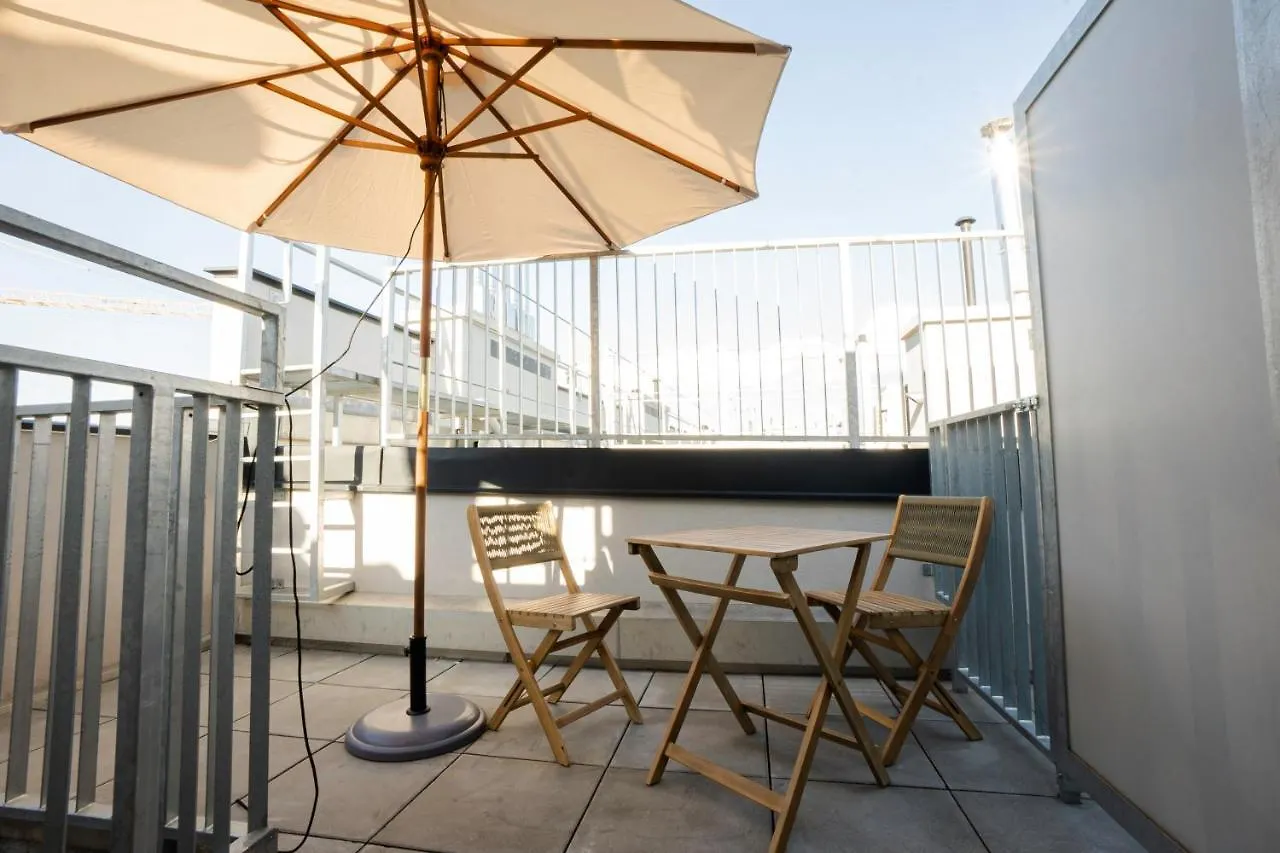 Orestaliving - Penthouse In 2Nd District With View Vienna 0*,  Austria